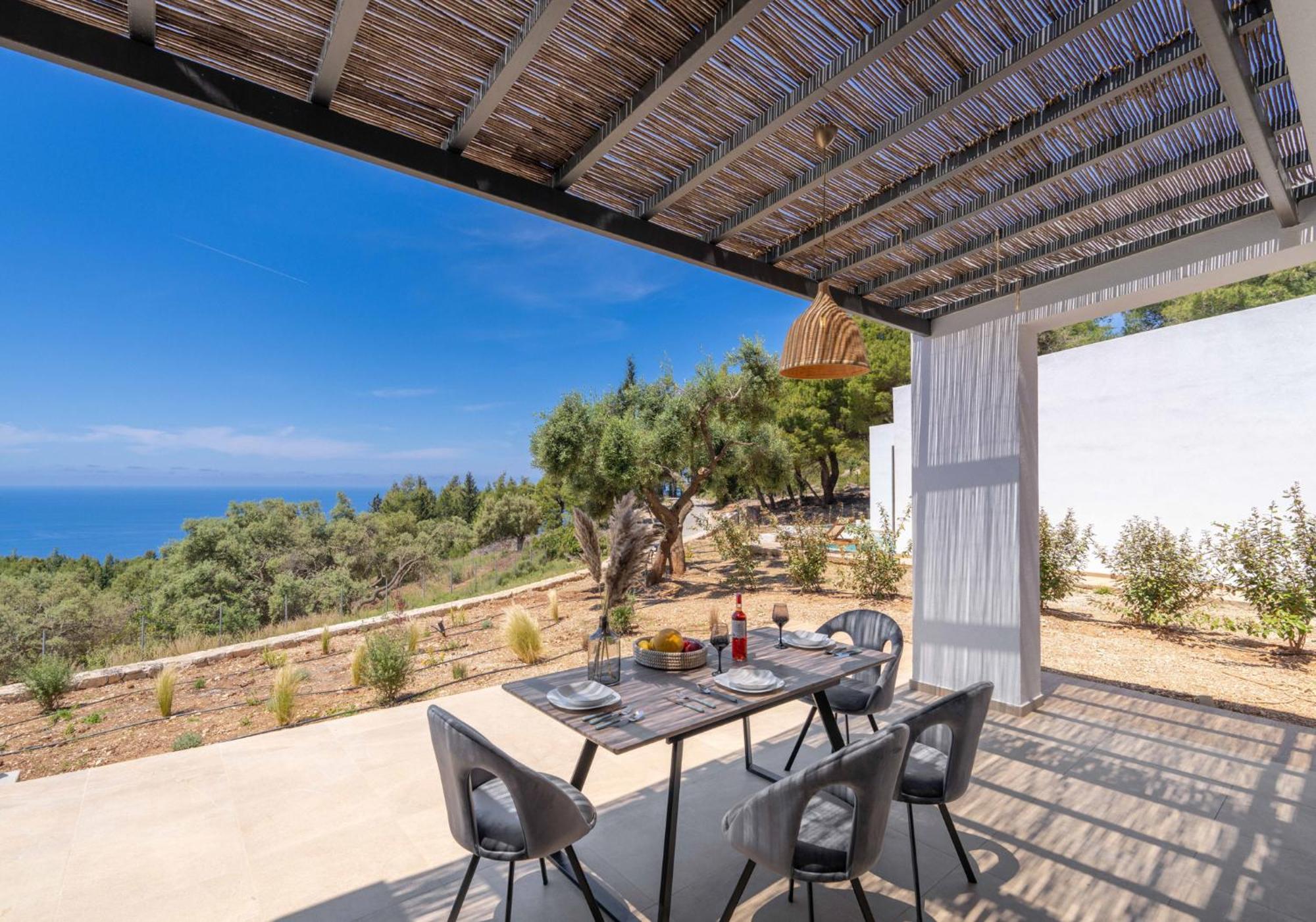 Mellamare Luxury Suites Athánion 外观 照片